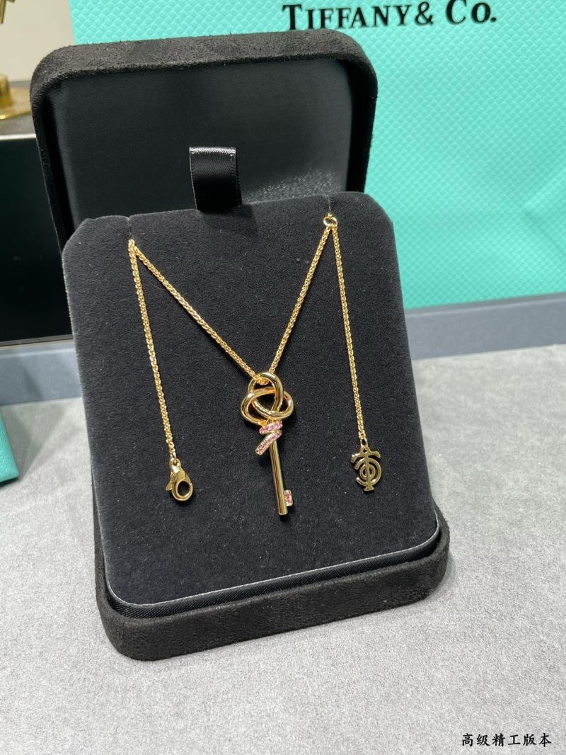 T*f*ny necklaces